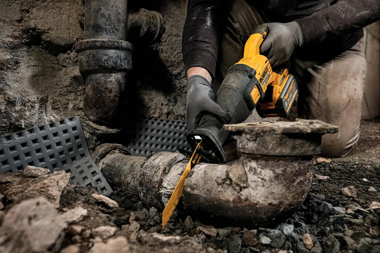 DEWALT Flexvolt 60V Max Brushless Cordless Reciprocating Saw Kit DCS389X1
