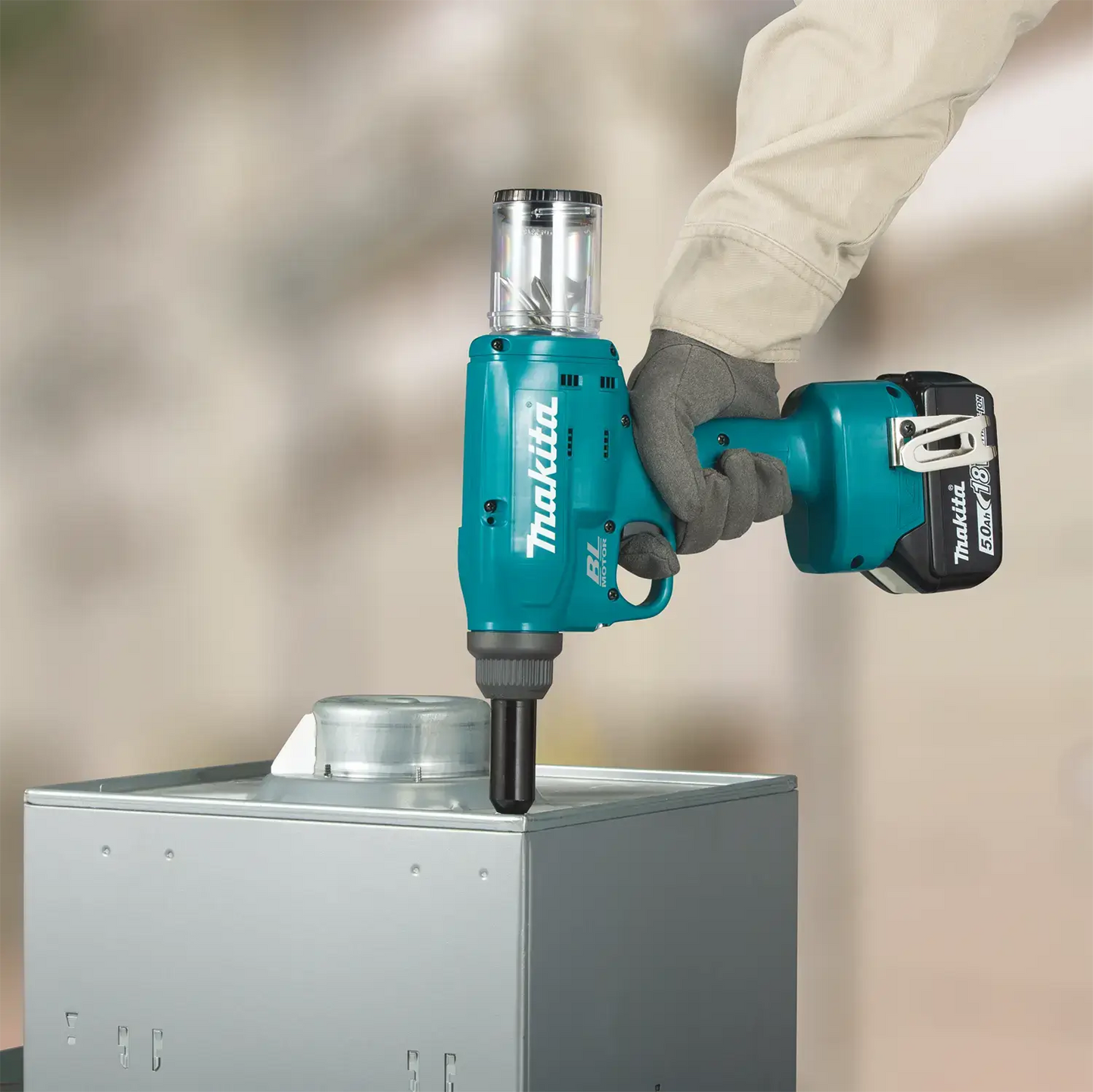 Makita 18V LXT® Brushless Cordless Rivet Tool Kit (XVR02T)