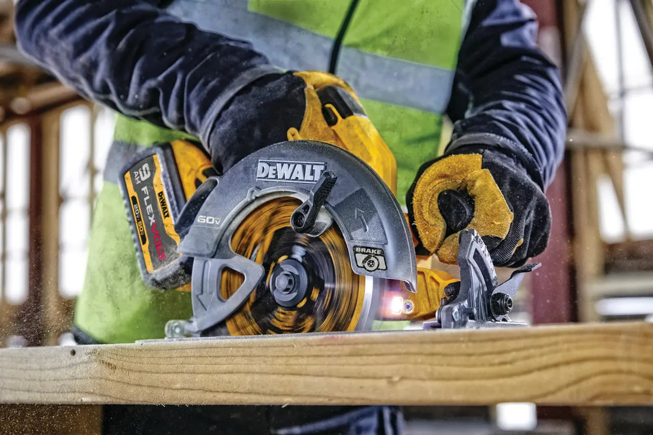 DEWALT Flexvolt 60V Max Brushless7-1/4 In. Cordless Circular Saw With Brake Kit DCS578X2