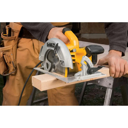 DEWALT 7-1/4 in. Lightweight Circular Saw DWE575SB