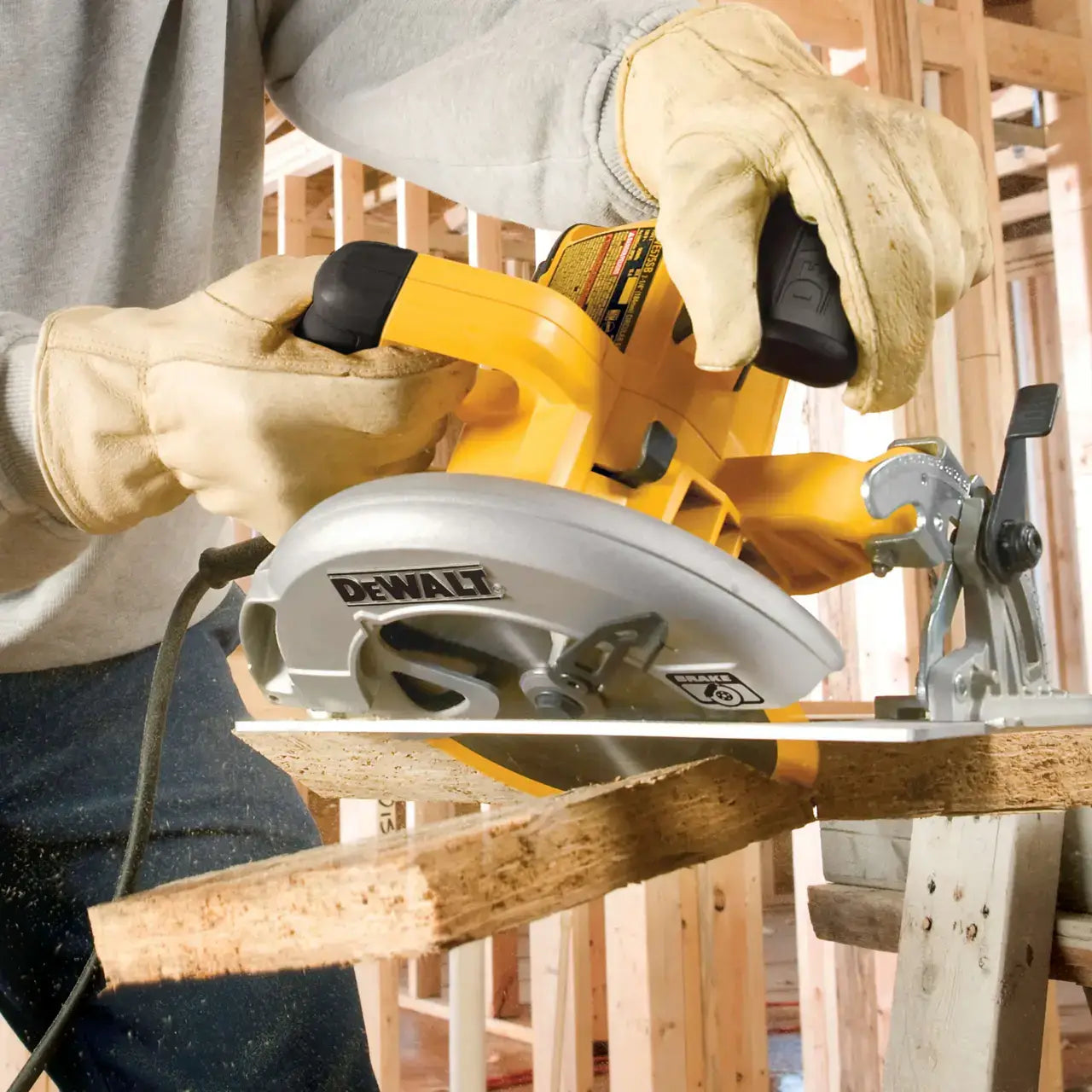 DEWALT 7-1/4 in. Lightweight Circular Saw DWE575SB
