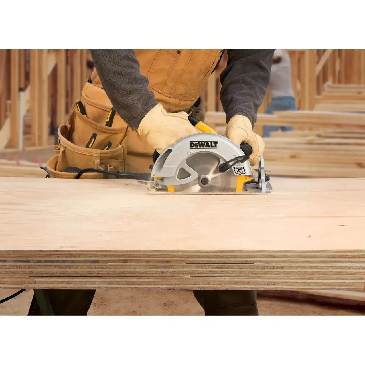 DEWALT 7-1/4 in. Lightweight Circular Saw DWE575SB